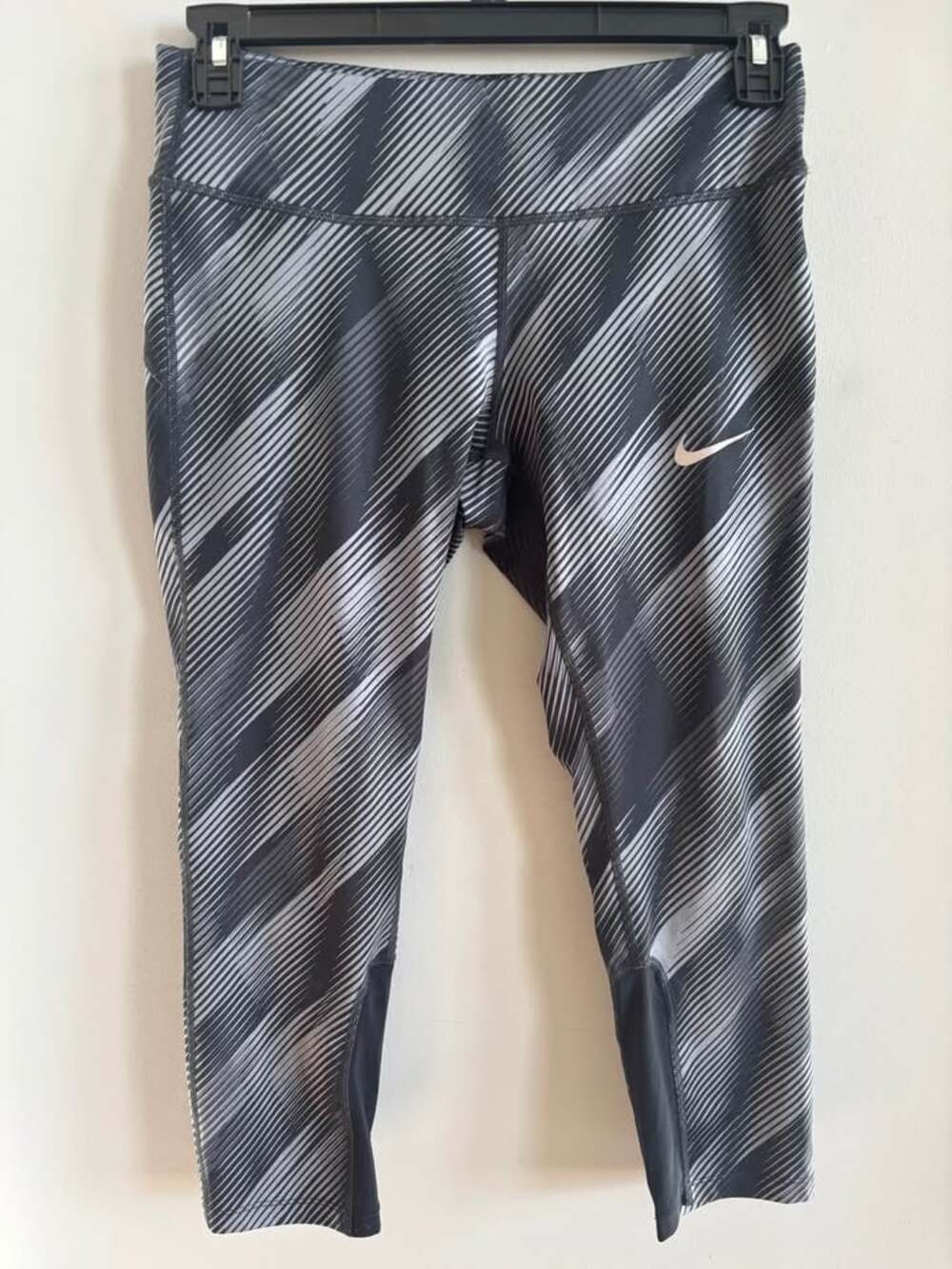 Nike Power Epic Run Crop Printed Running Leggings - Grey/Black - Size Medium